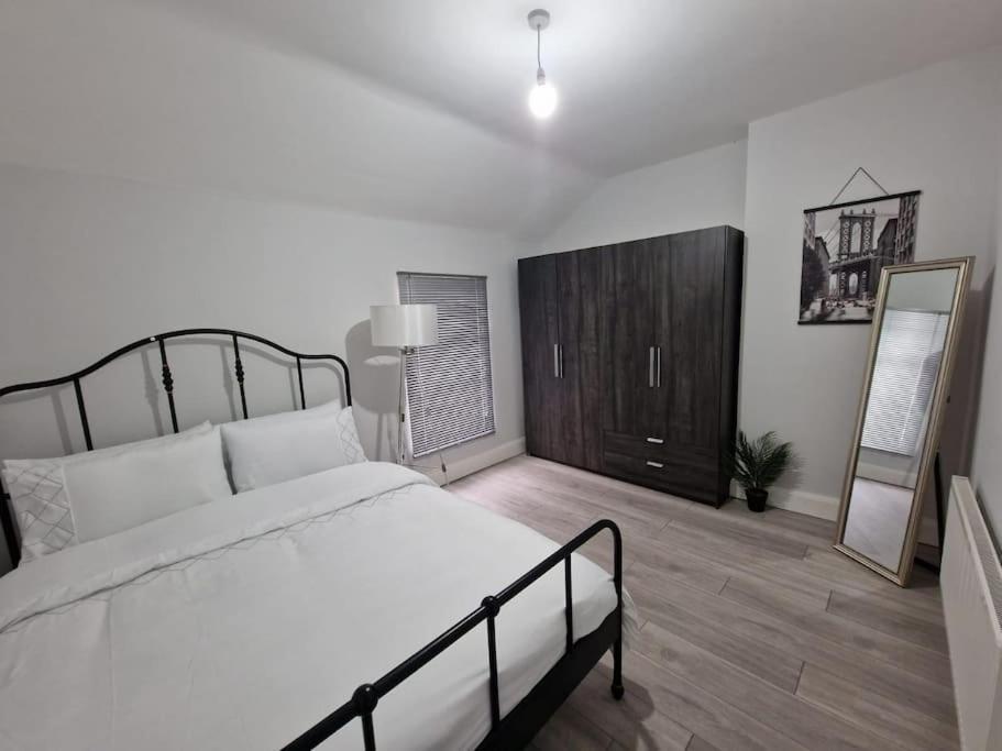 Modern Belfast City Home Buitenkant foto