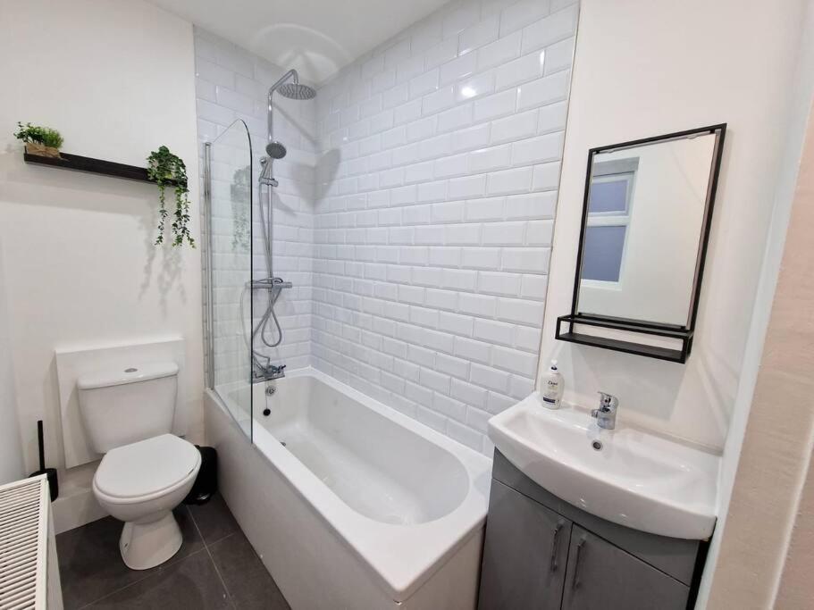 Modern Belfast City Home Buitenkant foto
